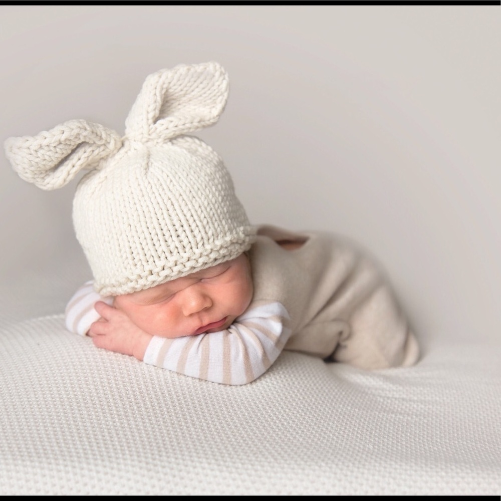 Bunny photo prop outfit. Newborn Bunny Hat & Tail